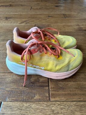 Altra Experience Flow 3 Road Running Shoes Foot Shape Low Drop Yellow Orange 8.5